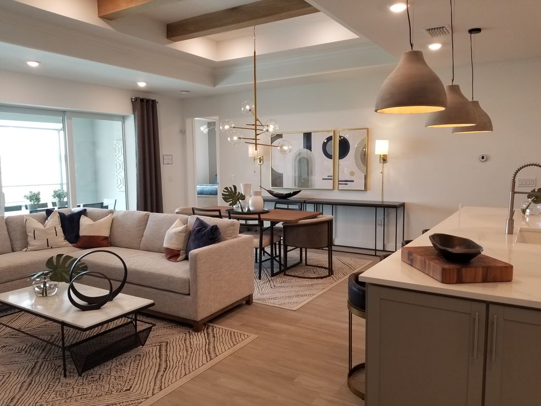 Séjour design d'un appartement en location courte durée — revenue management Elysior